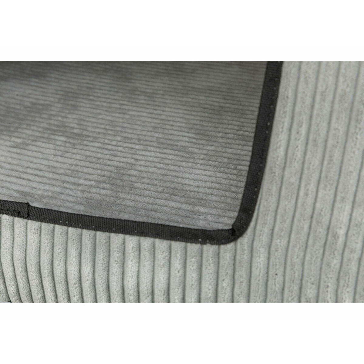 V2HFEA913D6EB200EA7B30AD0D42FCF77CBR7262226P9